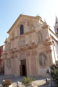 Xtrallusion photo gallery of Italy. Photos, pictures, images and photographs of the Italian Rivieras, the Italian Lakes, the Italian Alps, the Cinque Terre, the Amalfi coast and some of the most beautiful corners of Italy. Plus photos of Italian cities such as Pisa, Milan, Genoa and Rome.